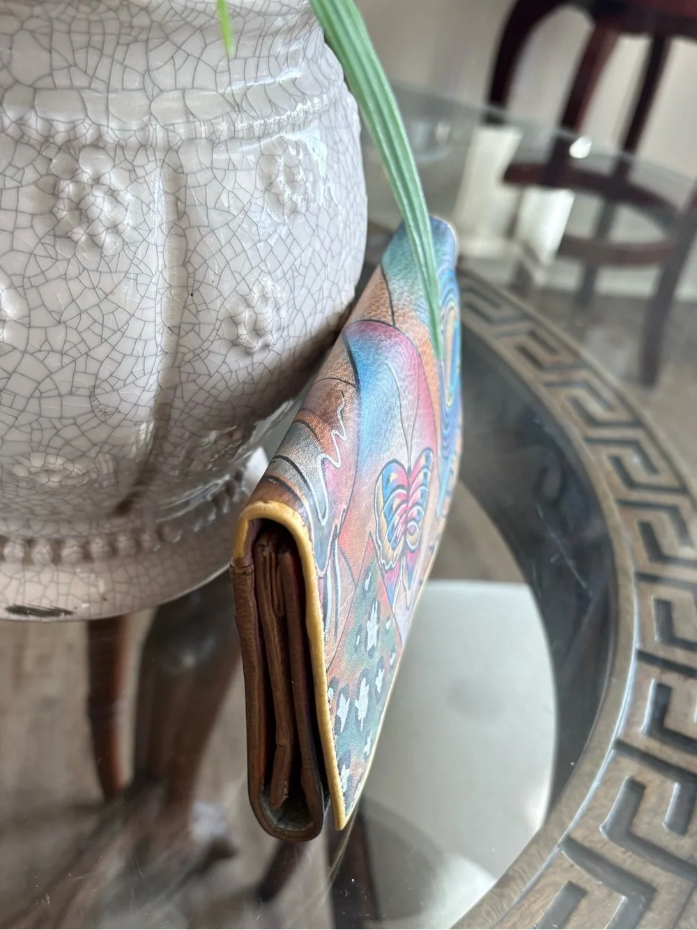 💙💛ANUSCHKA HAND PAINTED”BUTTERFLY PEACOCK COLLAGE LEATHER CLUTCH/WALLET!💙💛 - Picture 3 of 6